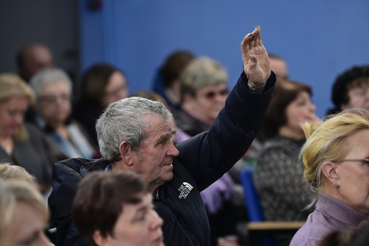    Встреча с жителями Прионежского района в Ладве. Фото: «Республика» / Сергей Юдин