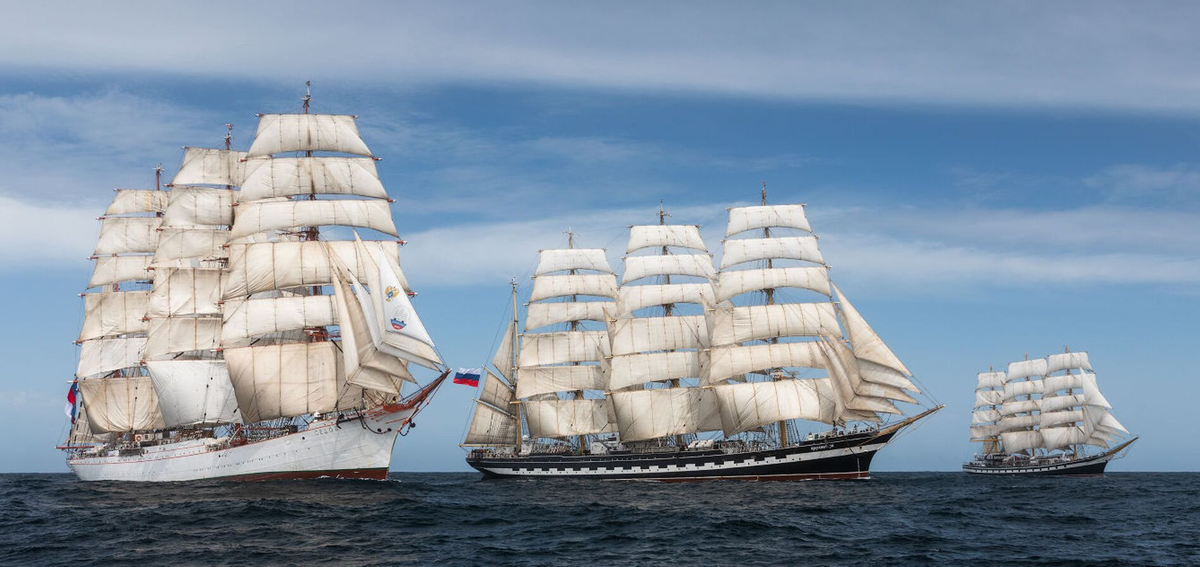 Какого цвета были паруса