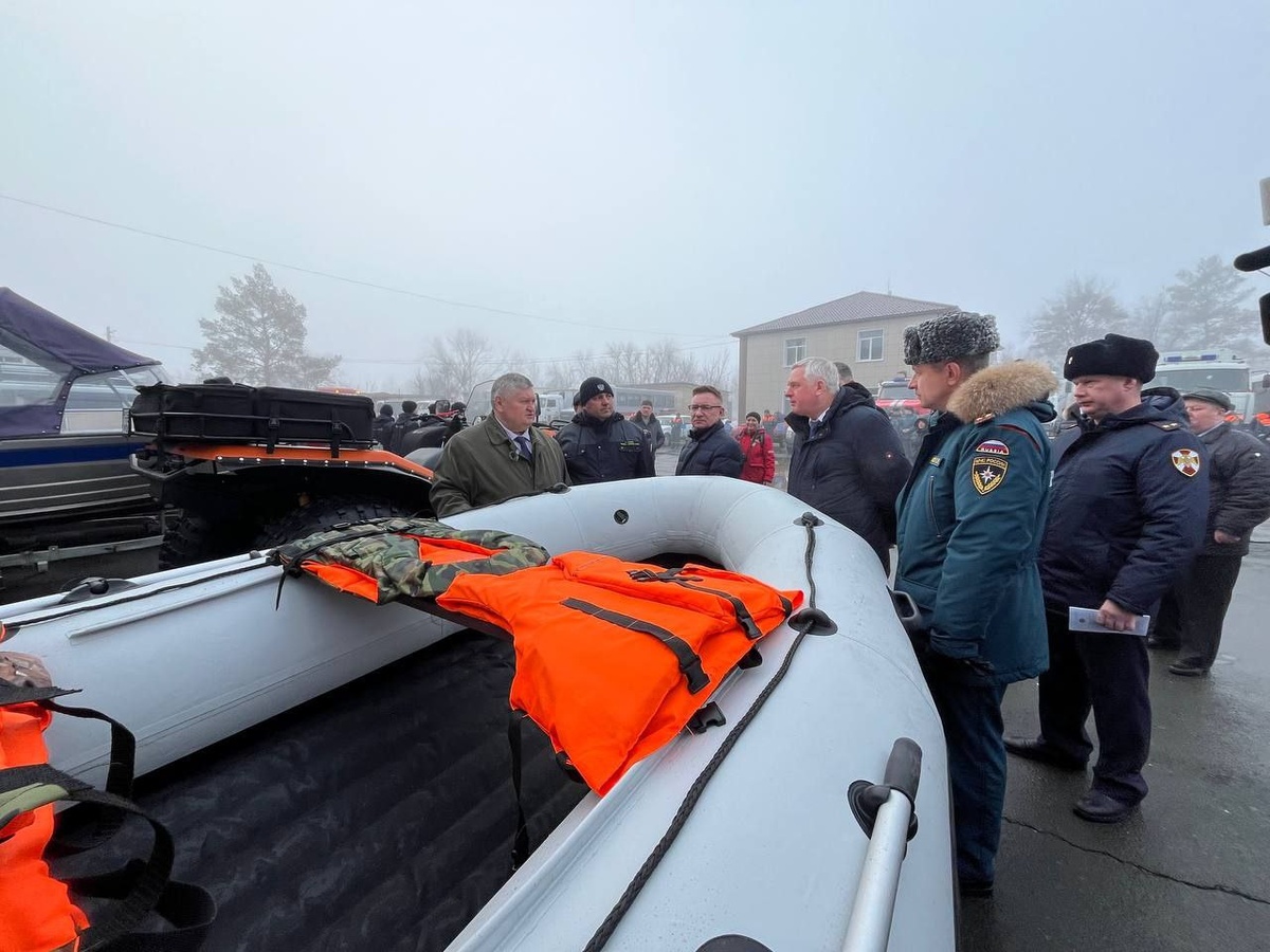  📷    Готовы к ЧС. Первый вице-губернатор Оренбуржья Сергей Балыкин провел смотр техники   Белов Михаил Александрович