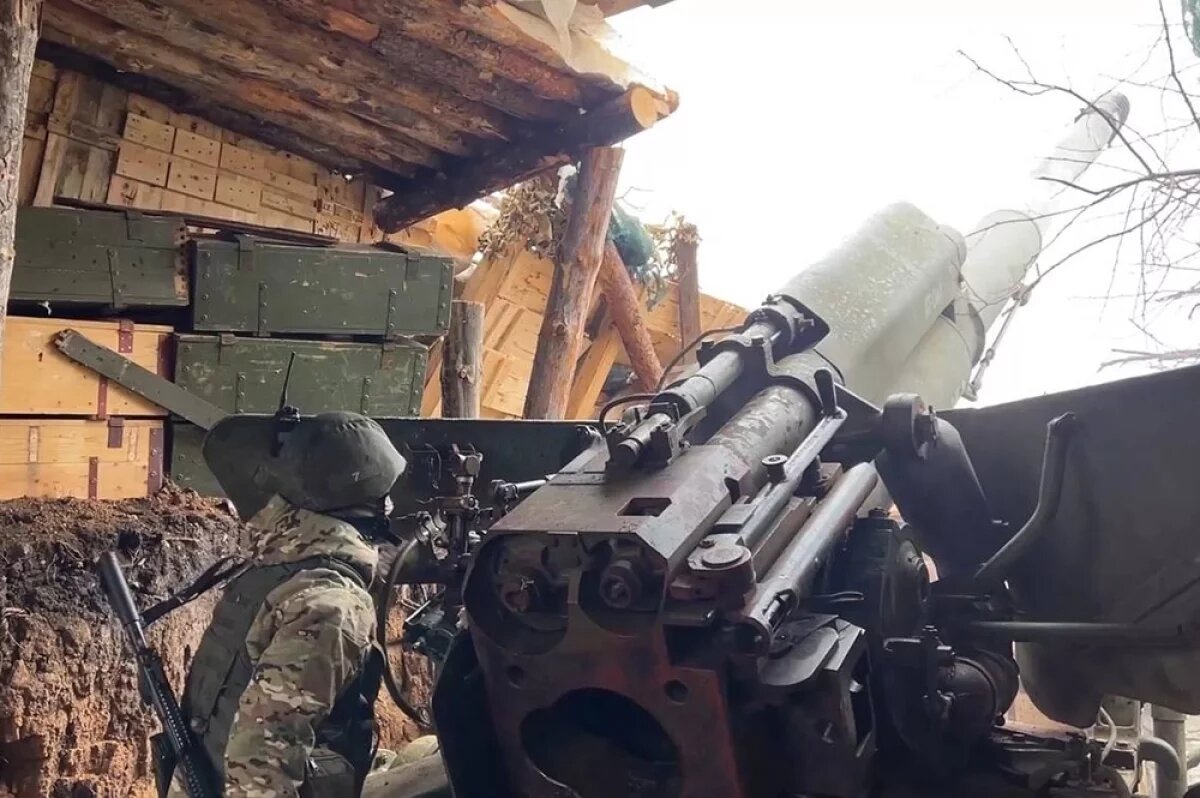    Мороз врага не жалеет.