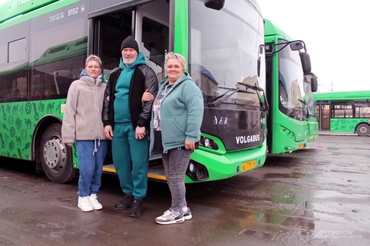 В перерывах между перевозками пассажиров водители находят время для творчества. / Анна Кравченко / АиФ

