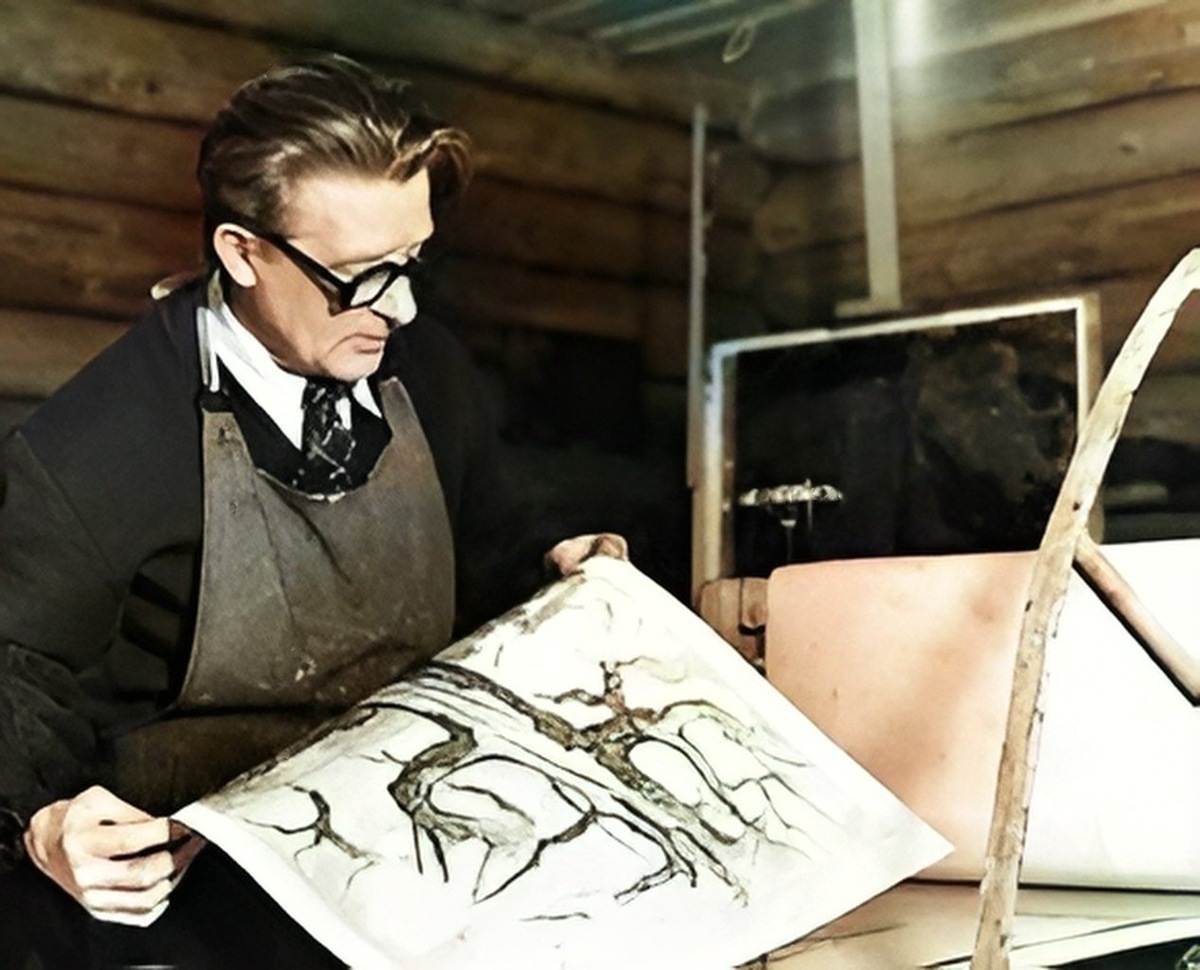 Лев Павлович Вейберт у печатного станка