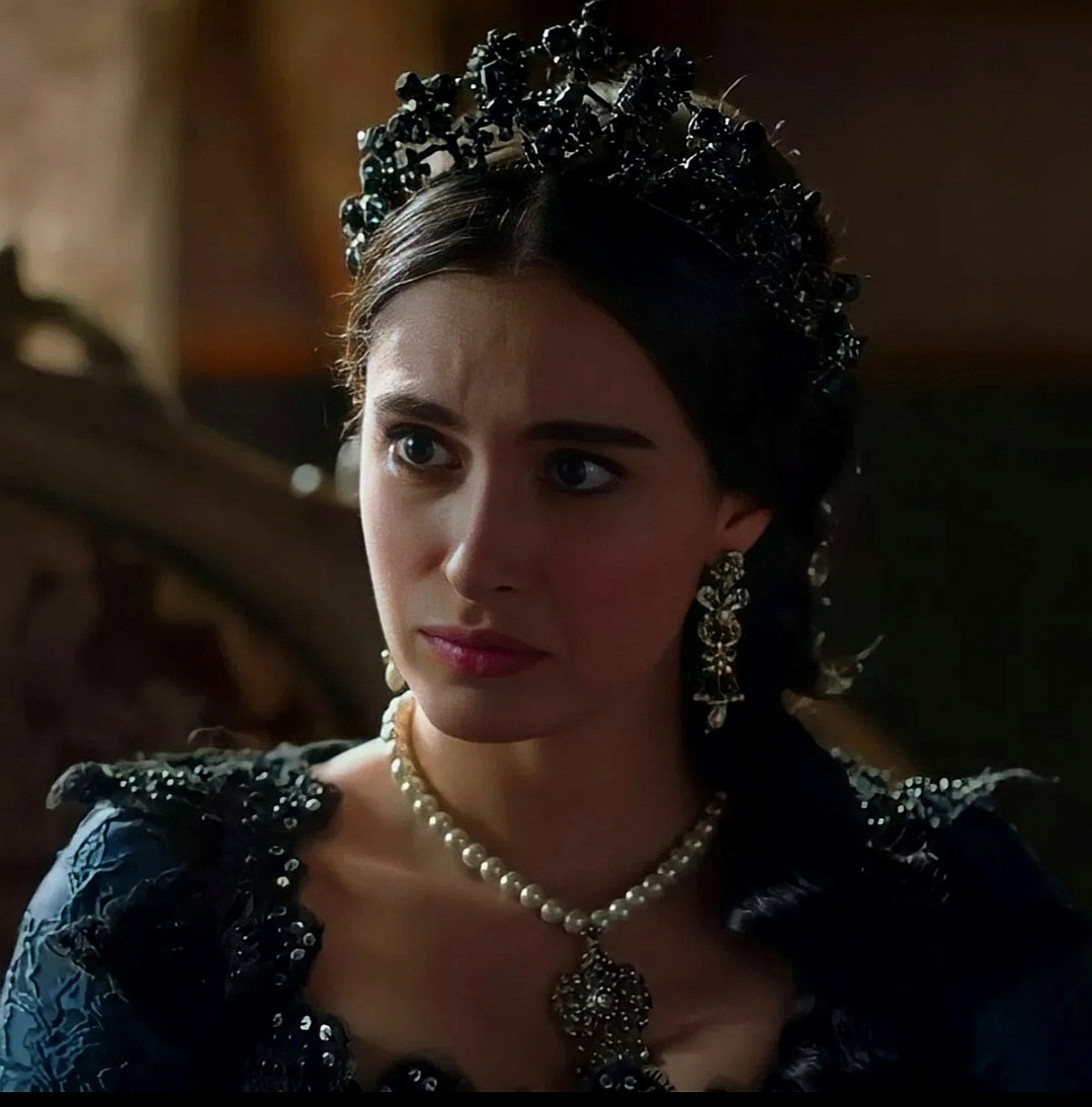 Валиде Турхан.