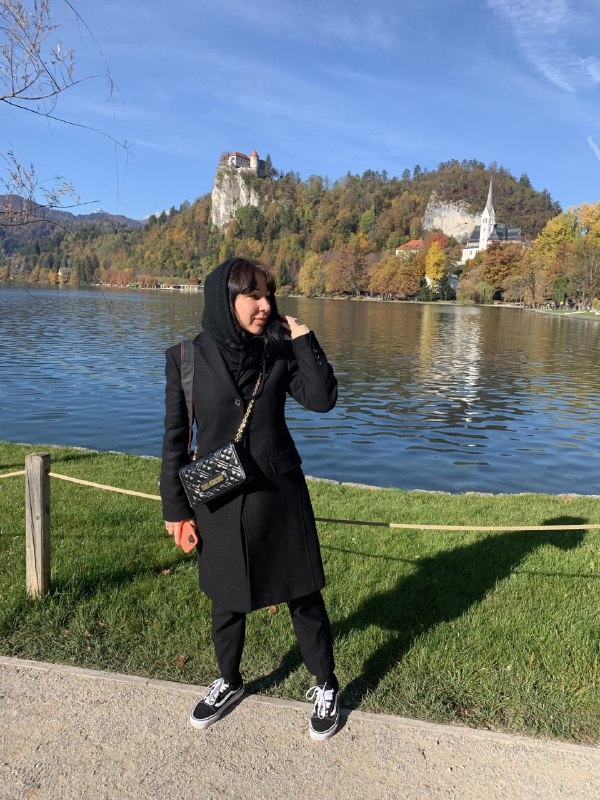 Вид на озеро Блед и Бледский замок