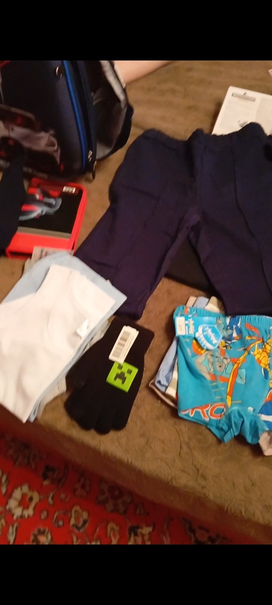 Майки и трусы, носки, брюки, рюкзак, пенал 