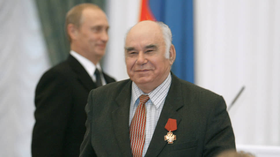 Обозреватель газеты "Комсомольская правда" Василий Песков во время вручения ему ордена "За заслуги перед Отечеством" IV степени на церемонии награждения государственными наградами России ученых, политиков и государственных деятелей. 2003 год .📷Фото: Дмитрий Азаров / Коммерсантъ
