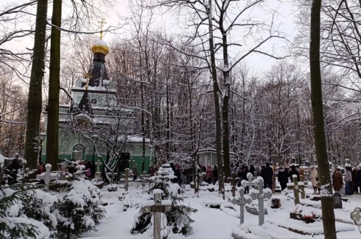    Ритуальная служба после жалоб жителей убрала снежный завал на могиле в Ухте