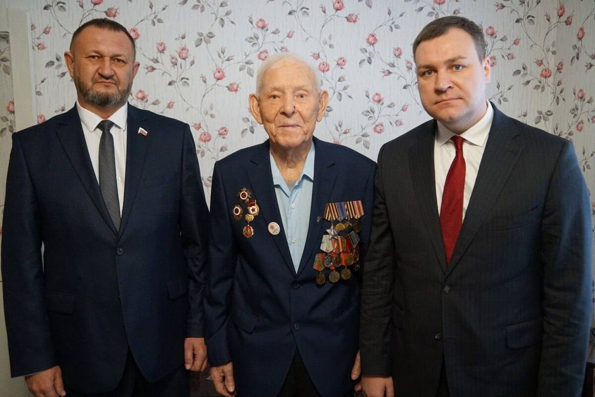    Ветеран Великой Отечественной войны Василий Яковлев из Бузулука отмечает вековой юбилей Марина Шарт