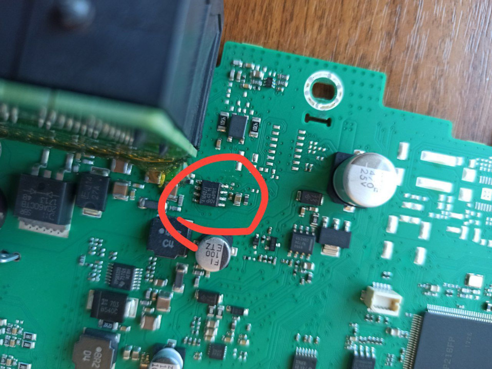 Обвёл кружком. TJA1042 can transiver