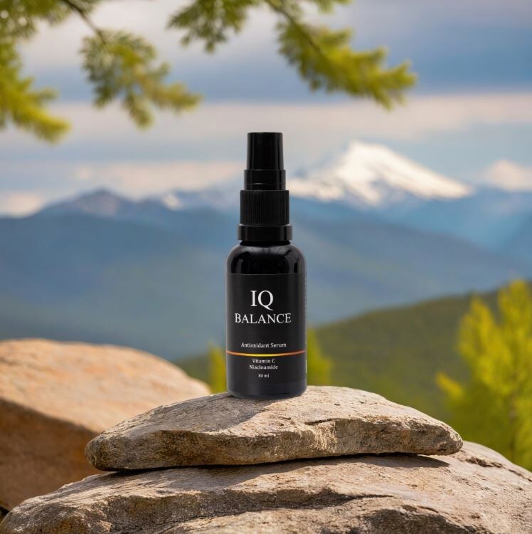 Увлажняющая сыворотка IQ BALANCE для лица с витамином С ниацинамидом и гиалуроновой кислотой. OZON: арт. 1723414889 WB: арт. 291381788