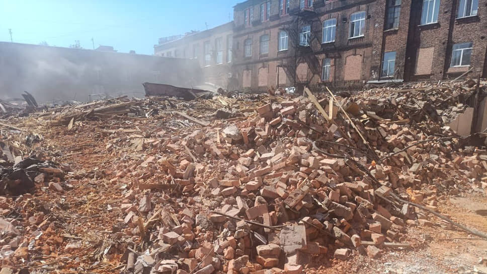 Снос корпусов завода Ригель в Петербурге.📷Фото: Telegram-канал «SOS СПб Снос»