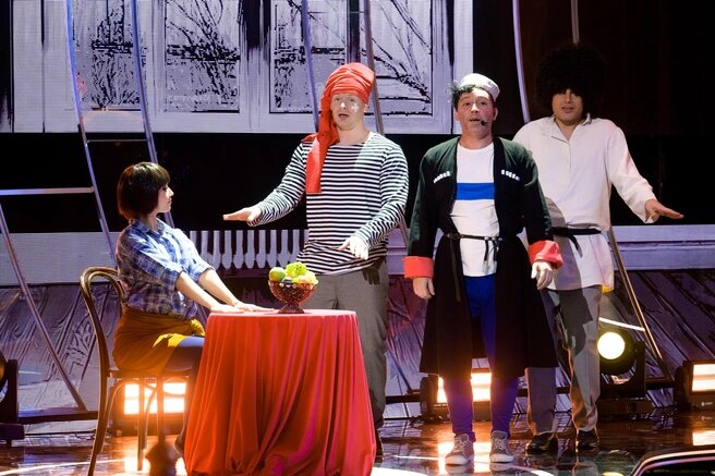 Родион Газманов. Песня "Если бы я был султан". Образ Юрия Никулина.Источник фотографии: https://161.ru/text/entertainment/2025/03/14/75214664/