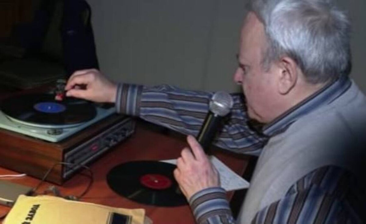    Филофонист Борис Бронников подарил участникам проекта "Курское долголетие" ретро-вечер