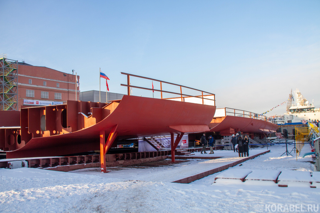 Закладка двух БМРТ "Капитан Ипатов" и "Александр Бузаков" / Фото: Корабел.ру  📷
