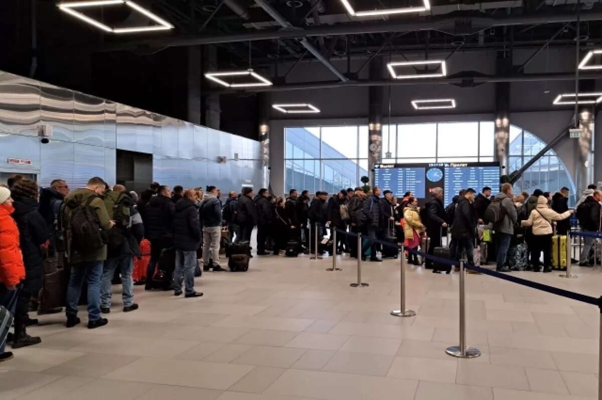    Украинца, пытавшегося ввезти $70 тысяч, задержали в Шереметьево