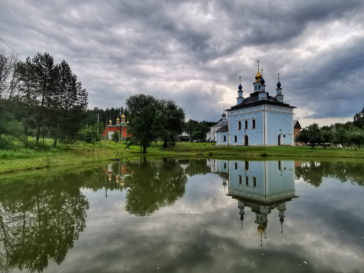 Жабынь, Введенская Макариевская пустынь