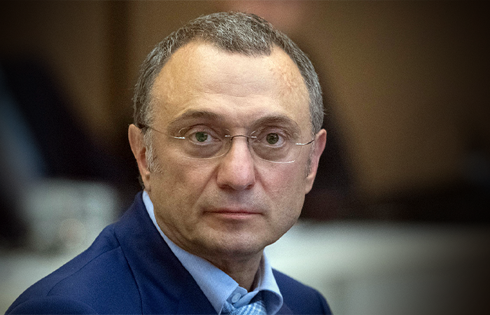 Жена родила 3 детей, а он носил деньги сумками Ветлицкой, Волочковой дарил квартиры, а Фриске – авто: На ком женат Сулейман Керимов