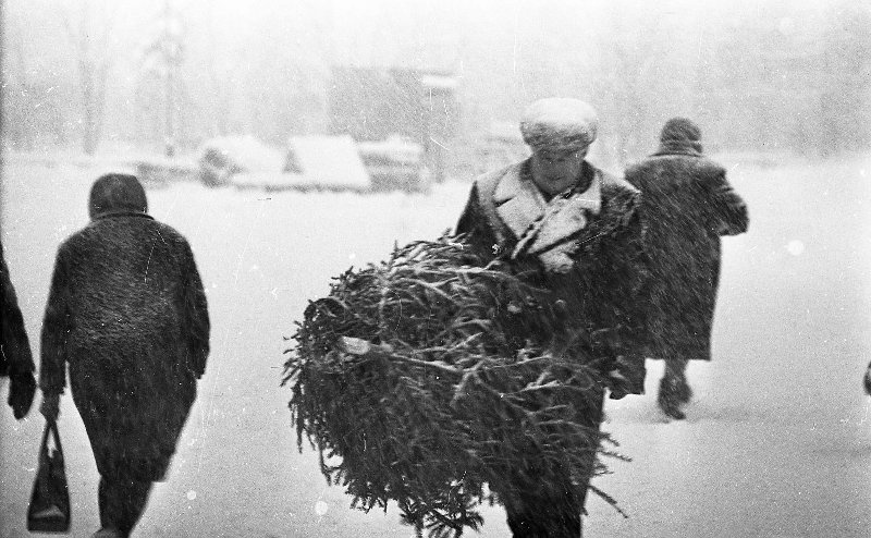Метель в городе. Юрий Садовников, 1960 - 1965 год, о. Сахалин, г. Южно-Сахалинск, МАММ/МДФ.

