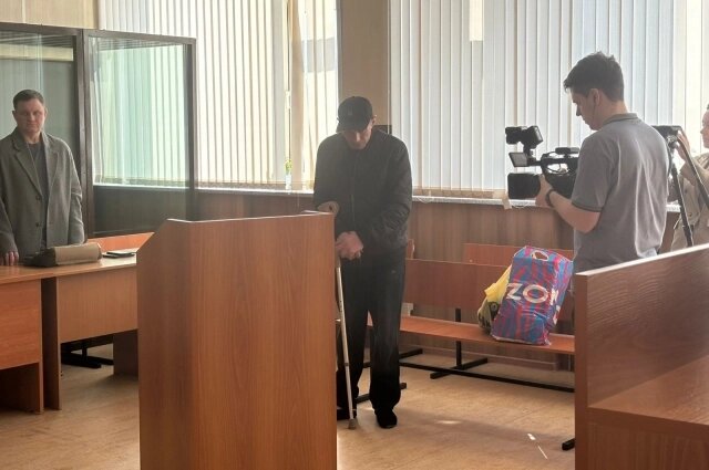    По словам мужчины, на дороге он заметил силуэт около машины, пытался избежать столкновения, но не получилось. Фото: Пресс-служба Управления Судебного департамента в Новосибирской области/ A. Petrova