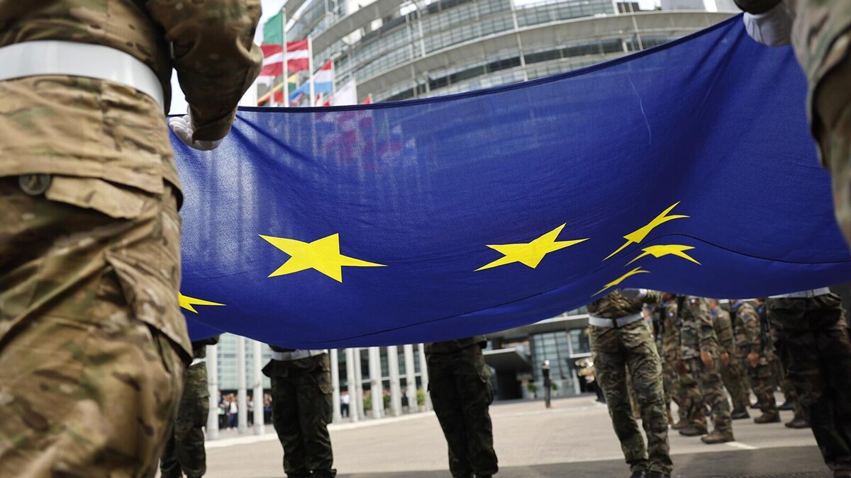 © AP Photo / Jean-Francois Badias