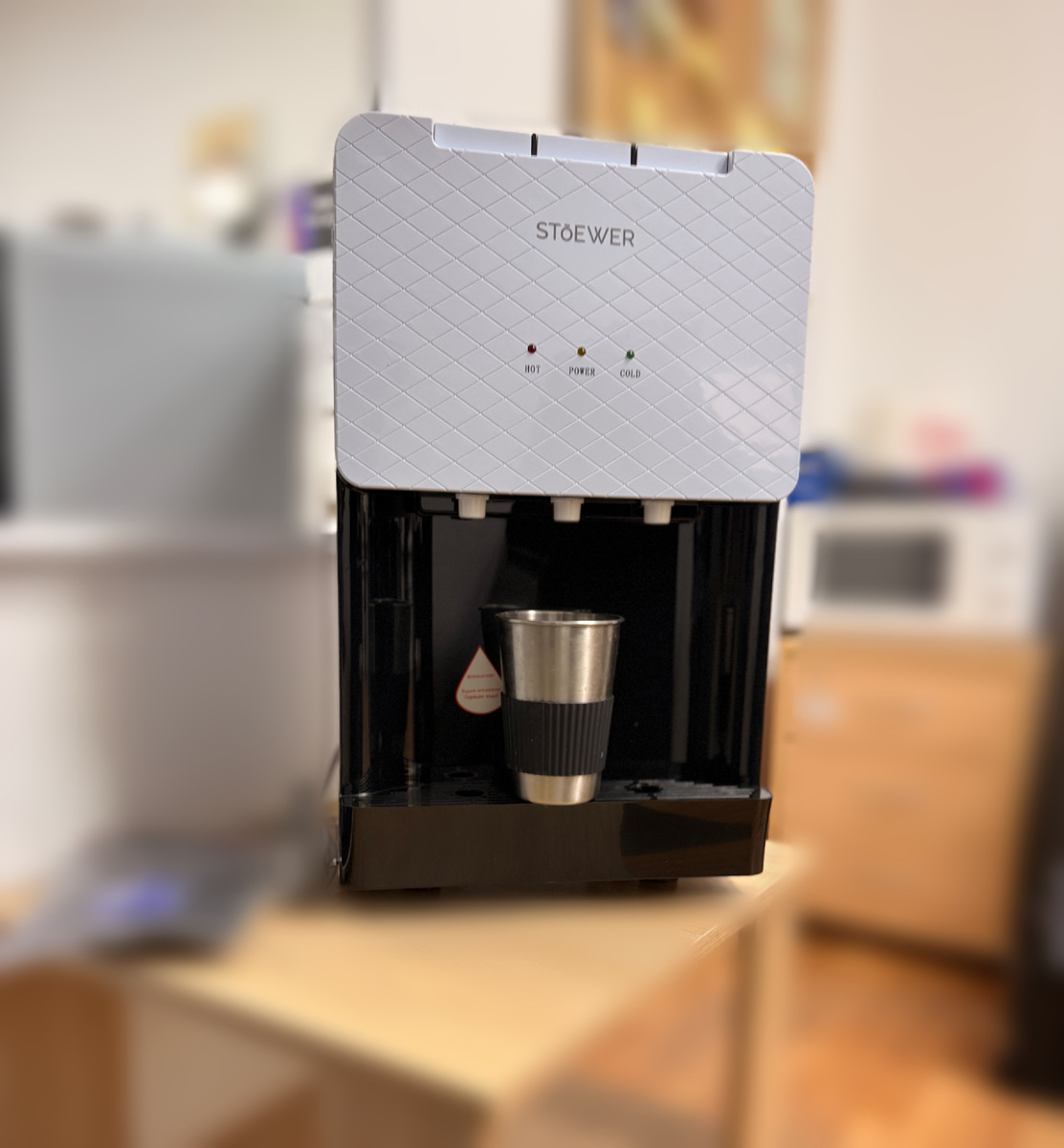 Настольный кулер, который помещается на журнальный столик