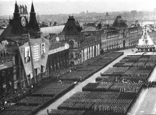 Парад победы 24 июня 1945 г.  В параде участвовало 35 325 человек.
