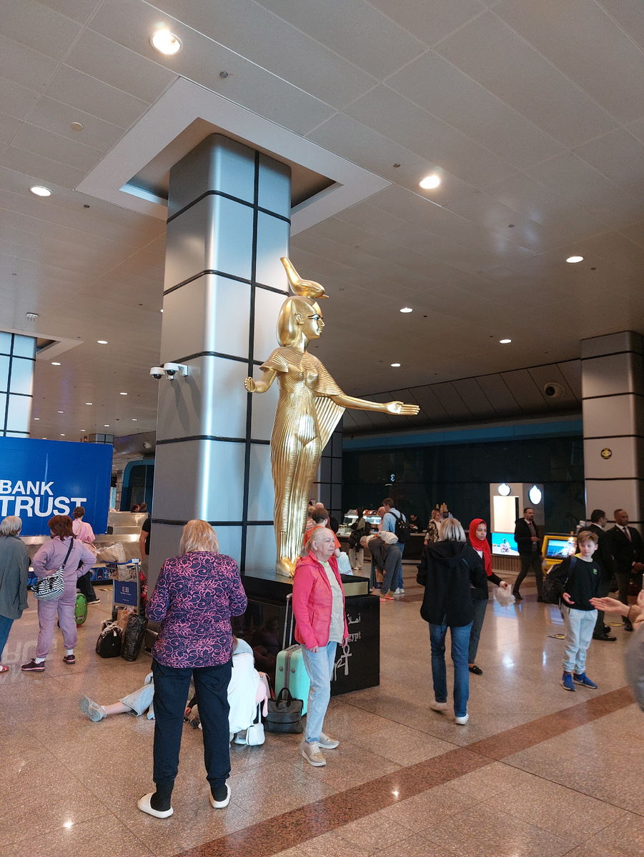 Аэропорт Хургады - зал выдачи багажа