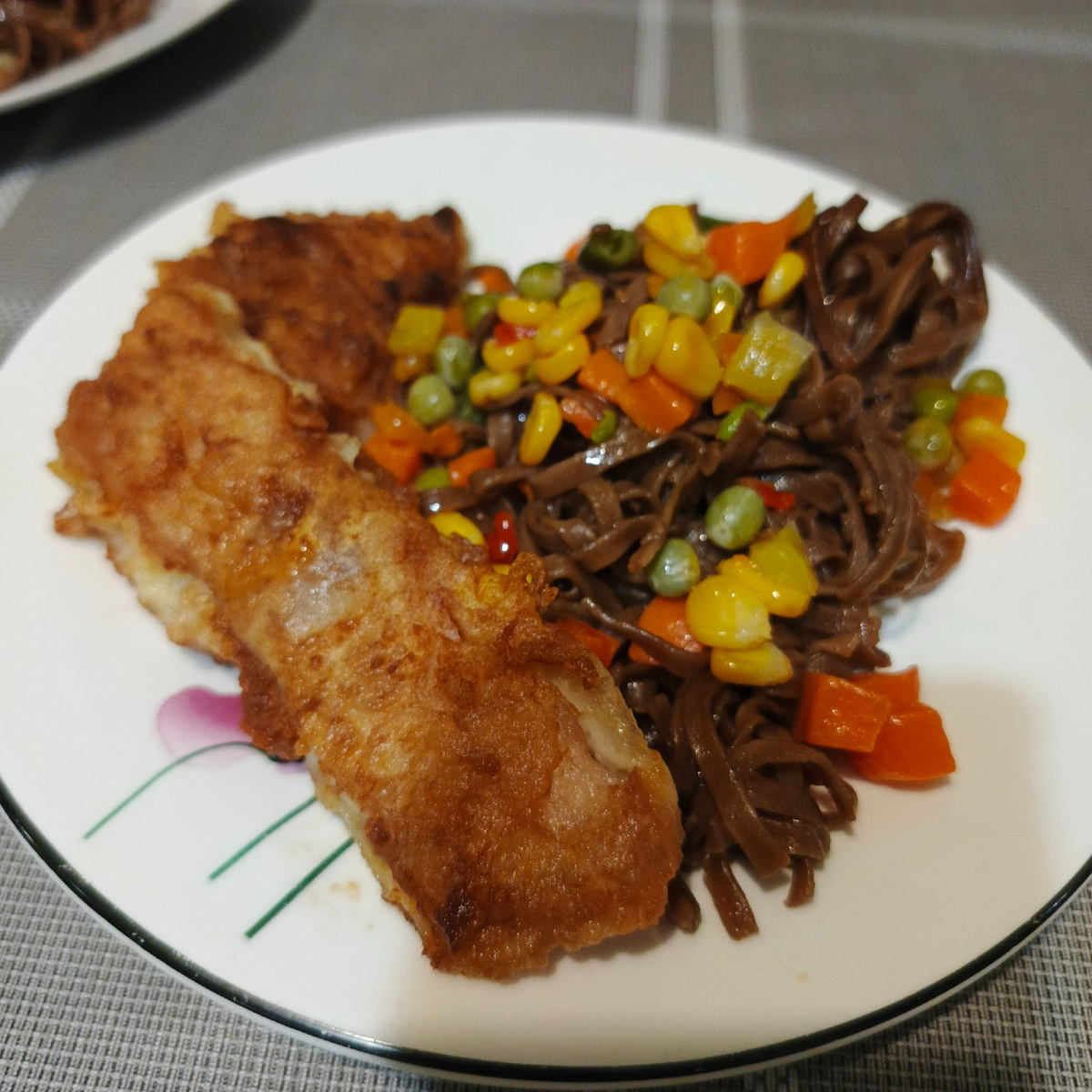 Рыба и гречневая лапша