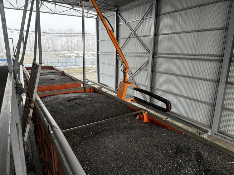    Завод по переработке масличных в Пензенской области ежедневно перерабатывает 200 тонн семян подсолнечника