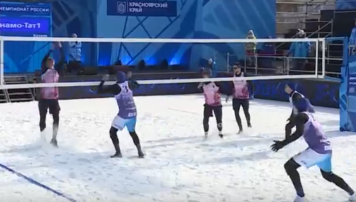     В Красноярске стартовал финал открытого чемпионата России по волейболу на снегу