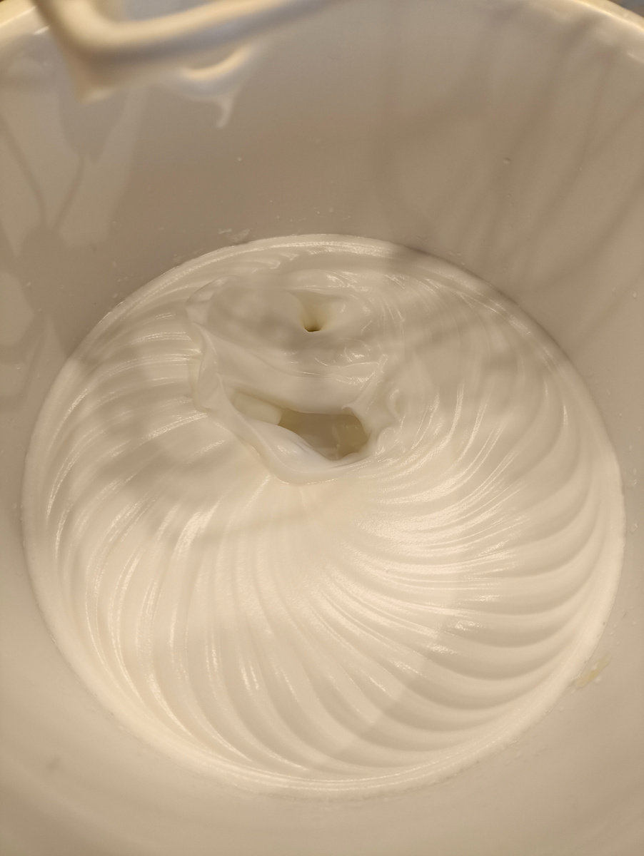 Густая пенка белков