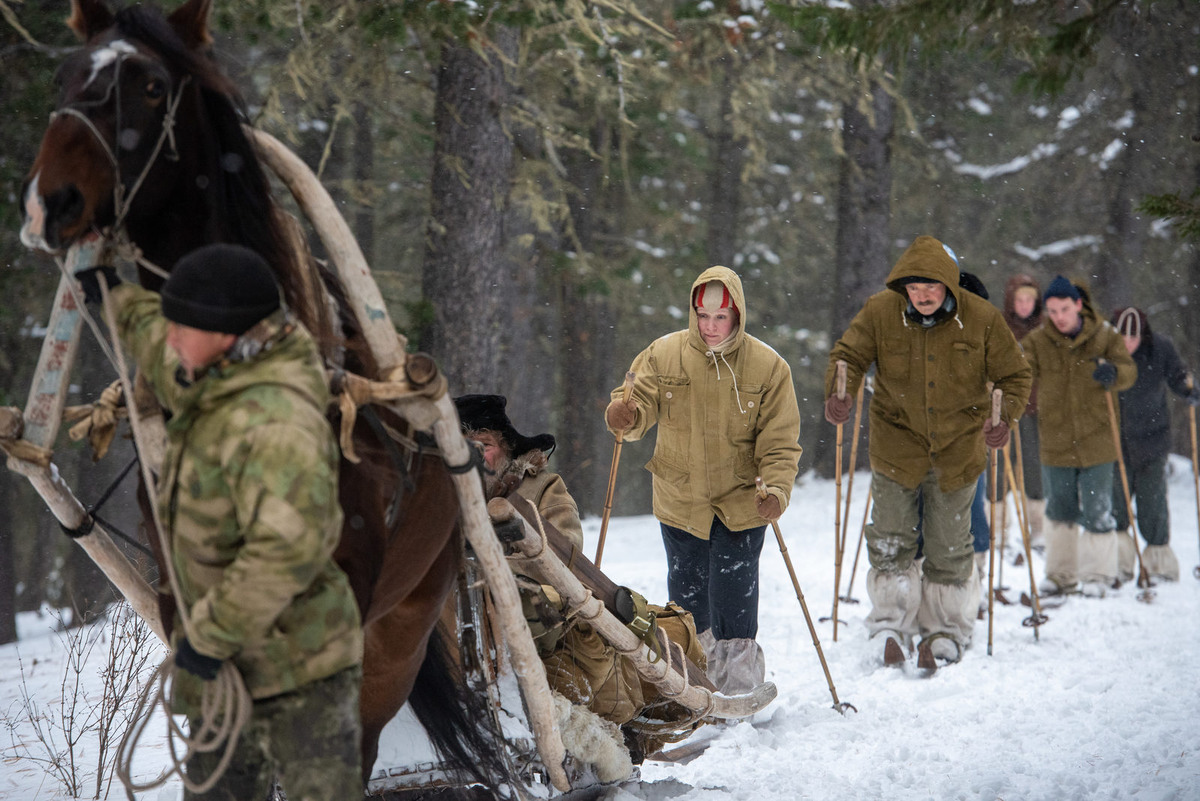 Дятловцы в походе встречали разных людей. Могли наткнуться и на преступников...  Источник: kino-teatr.ru 