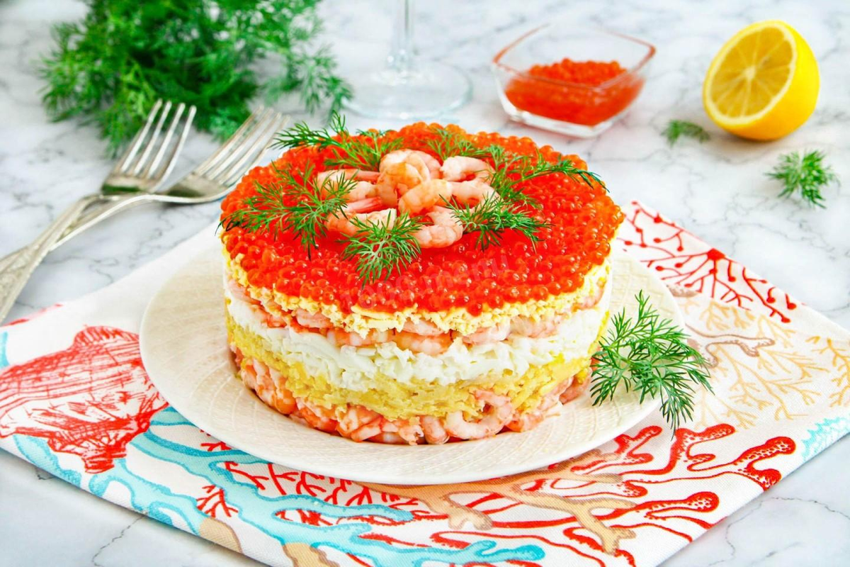 Салат «Царский» с креветками и красной икрой – изысканное угощение для гурманов