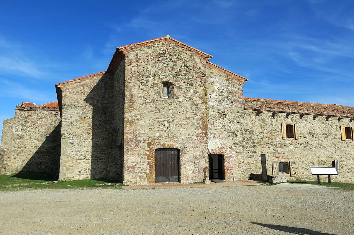 Монастырь Тентудия – Калера-де-Леон, Испания