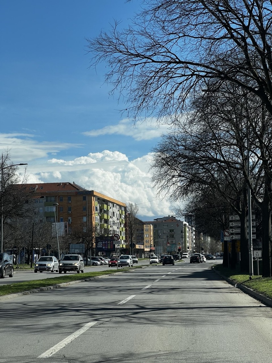Утром может быть солнечно, а к обеду пойдет дождь