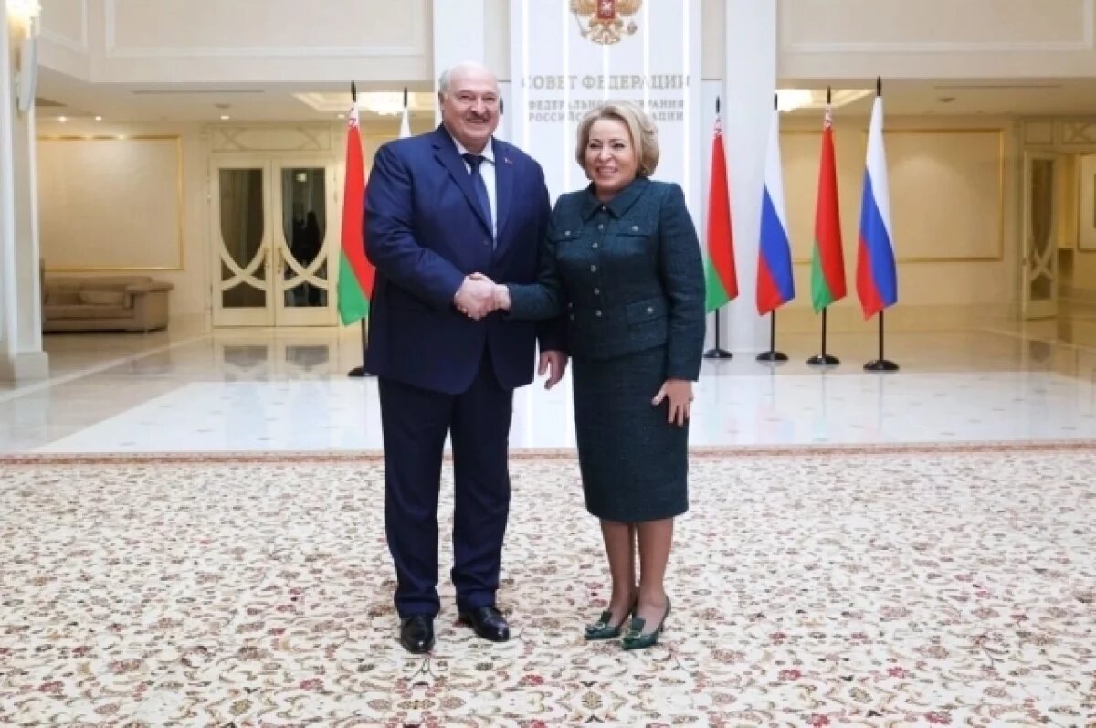    Лукашенко и Матвиенко пошутили о политической молодости