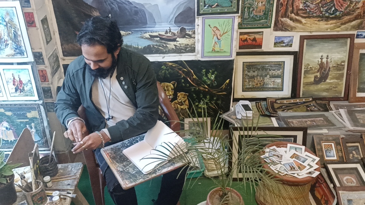 Фото автора. Хозяин Арт-лавки в третьем поколении