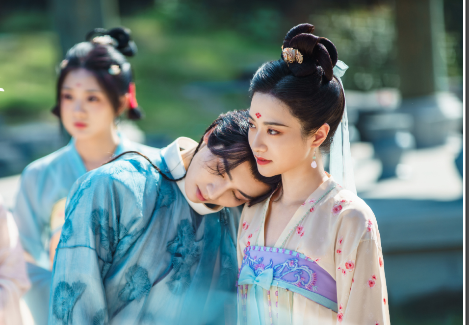 Снимок с экрана монитора. Стоп кадр дорамы *Встречаю тебя каждую ночь но не знаю*.