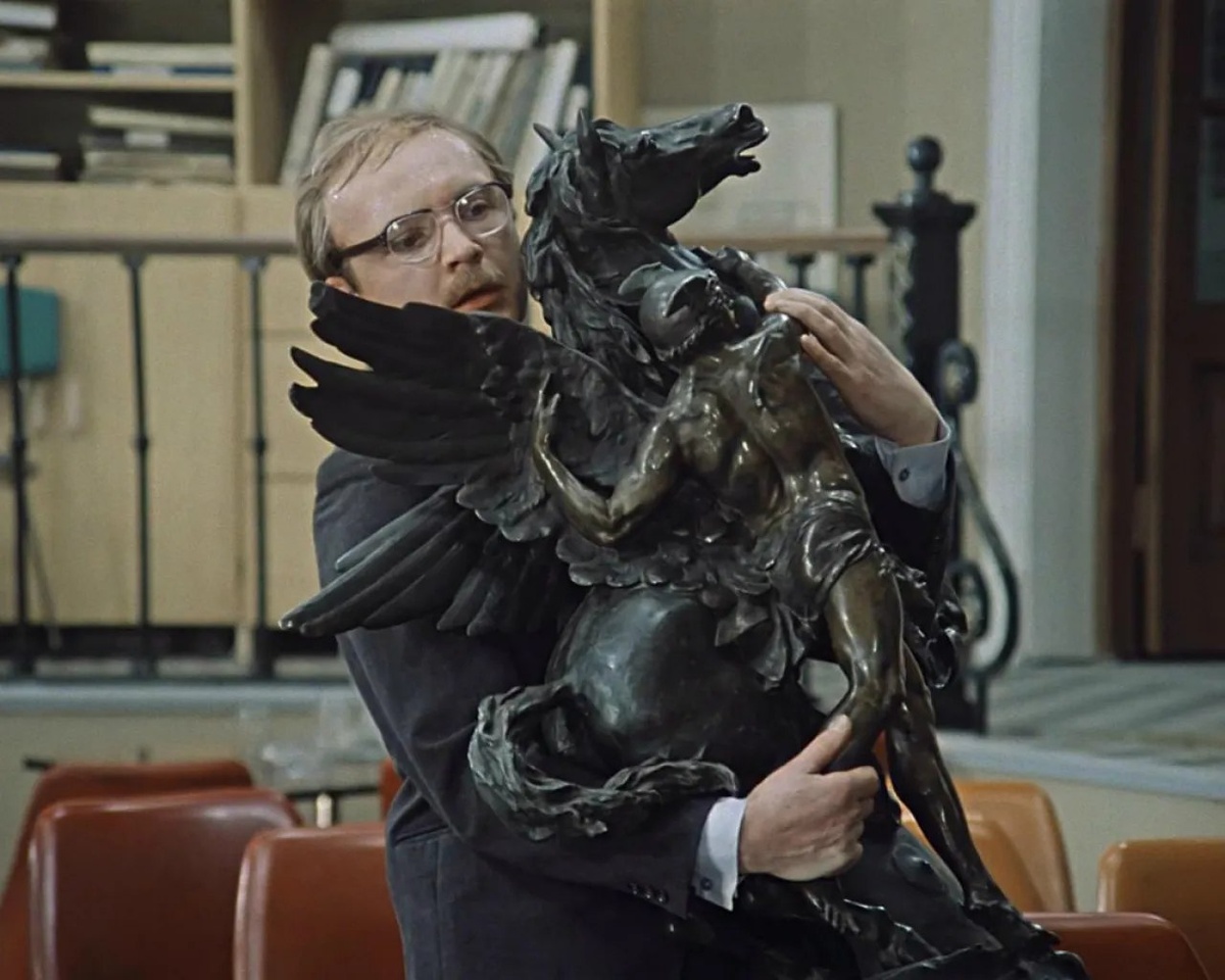 Это я несу домой подарки