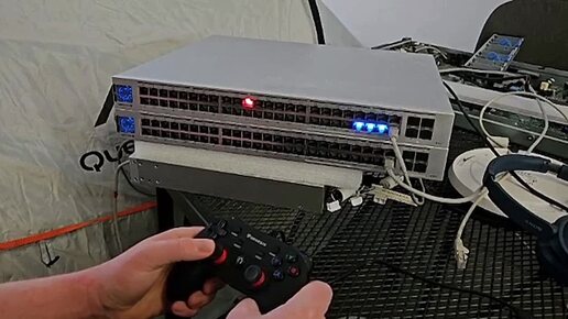 Системный администратор решил воссоздать игру «змейка» на коммутаторах, которые были соединены между собой. | Hi-Tech Mail