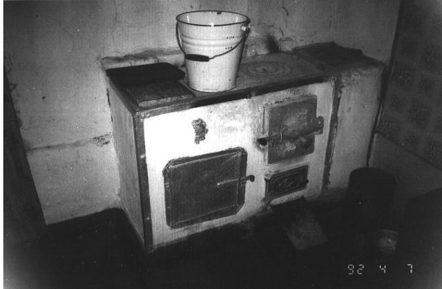 Вот такие печки и стояли во всех наших ДОСах (Фото Вшивкова)