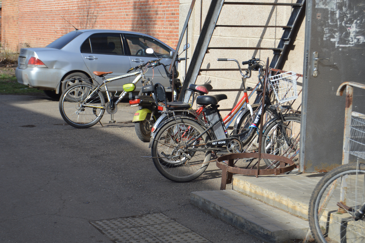 Фото автора. 13.03.2025. Станица. Тепло пришло, станица оседлала велосипеды.