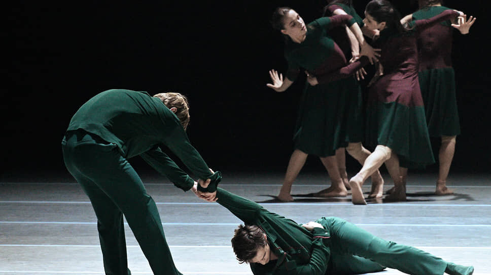 Балет «Холм» в постановке албанского хореографа Гентиана Доды.📷Фото: Глеб Щелкунов / Коммерсантъ