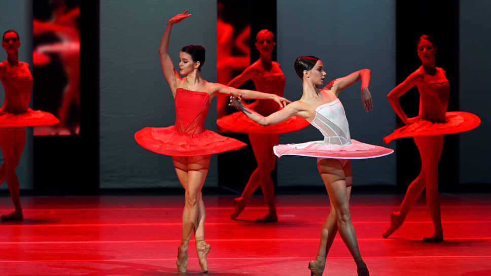 Балет «Отражения» в постановке хореографа Юрия Посохова.📷Фото: Глеб Щелкунов / Коммерсантъ