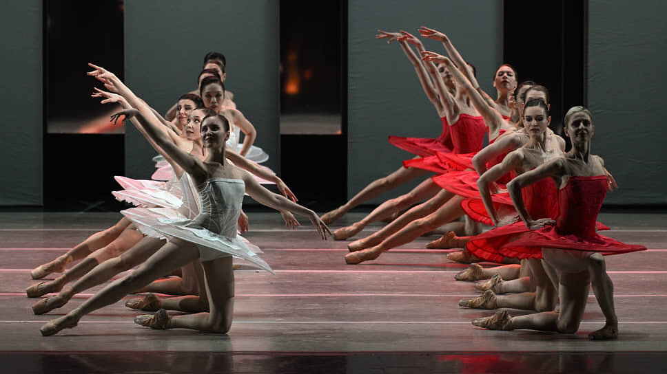 Балет «Отражения» в постановке хореографа Юрия Посохова.📷Фото: Глеб Щелкунов / Коммерсантъ