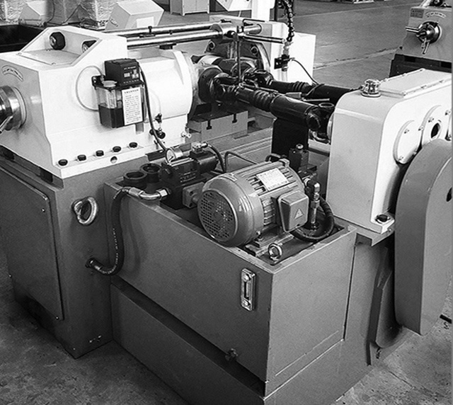 компоненты конструкции резьбонакатного станка