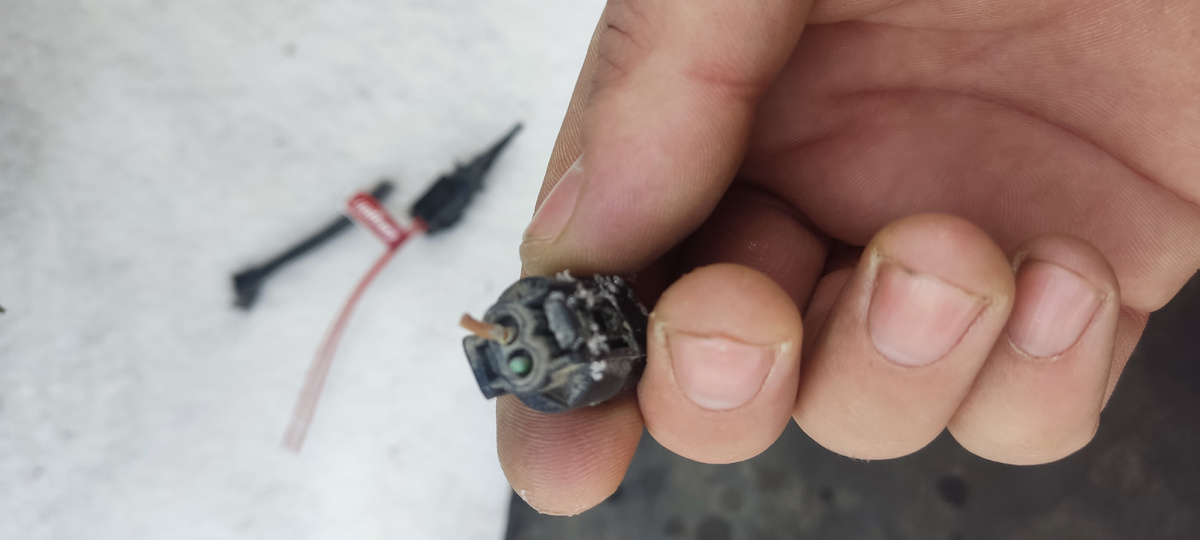 Вот и сам виновник тут я его уже окончательно отрезал) 