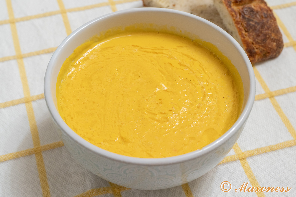 Суп-крем из тыквы и креветок. Французская кухня