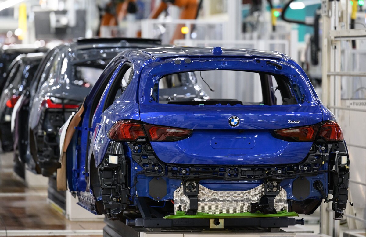 Сборка автомобилей на заводе BMW в Лейпциге. Фото: dpa. Hendrik Schmidt/dpa
