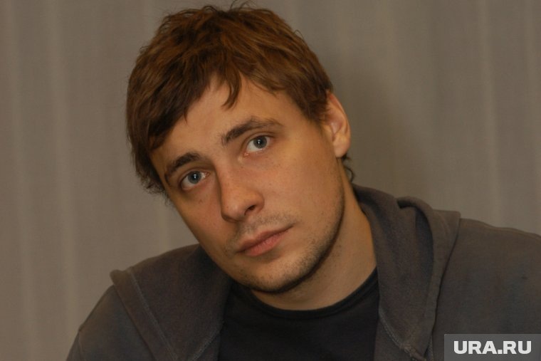    Актер Евгений Цыганов родился 15 марта 1979 года в Москве в семье сотрудников НИИ